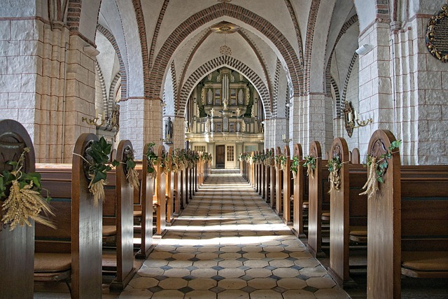 Large size church & other  religious institution (5,000+ sq. ft.)