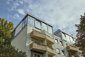 2-bedroom apartment with 1 or 2 baths. 