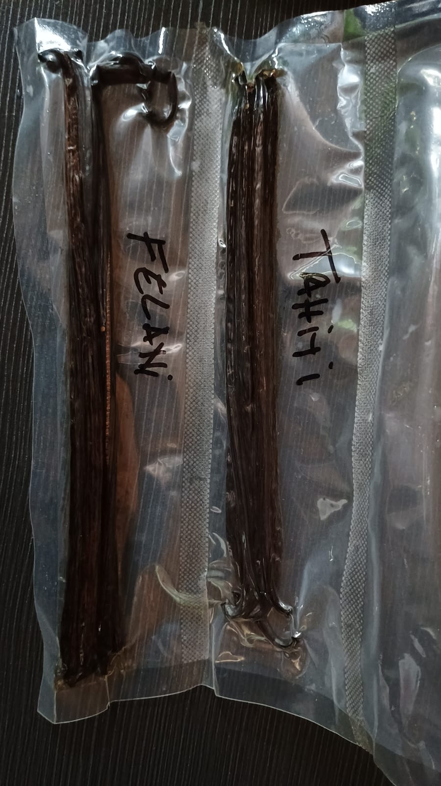 Vanilla Beans Tahitian A Grade 1 KG - 14-23 cm