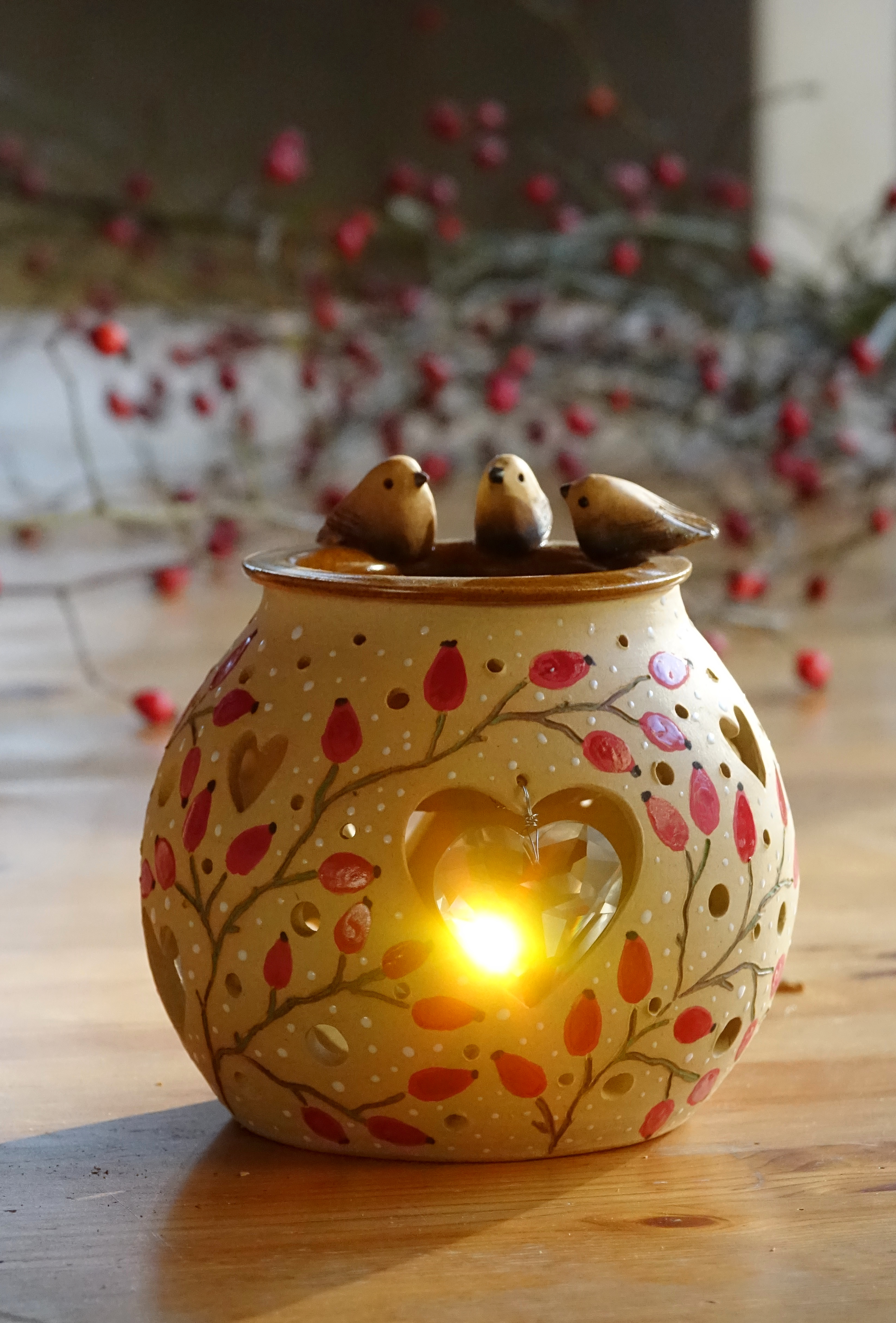 Ptáčci v šípkovém keři