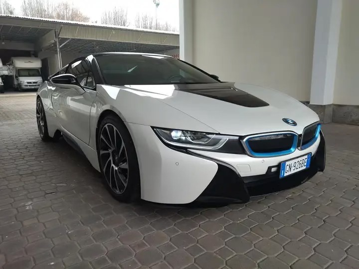 BMW i8 2019
