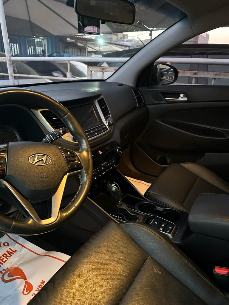 HYUNDAI TUCSSON