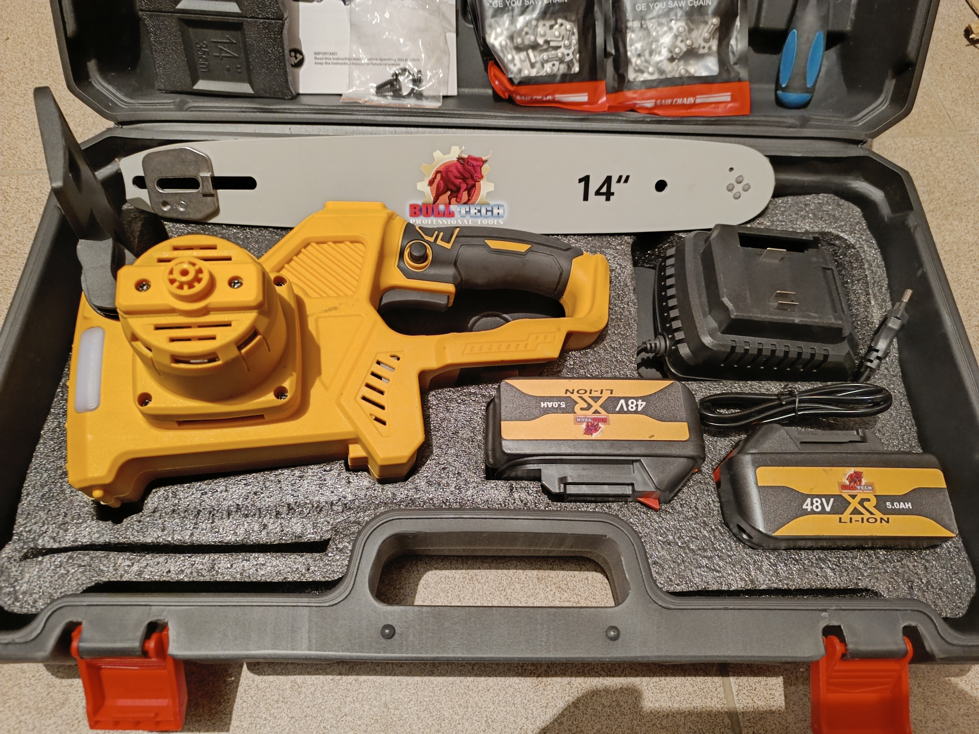 Akumuliatorinis grandinis pjūklas BULL TECH 48V 5AH, 35 cm.