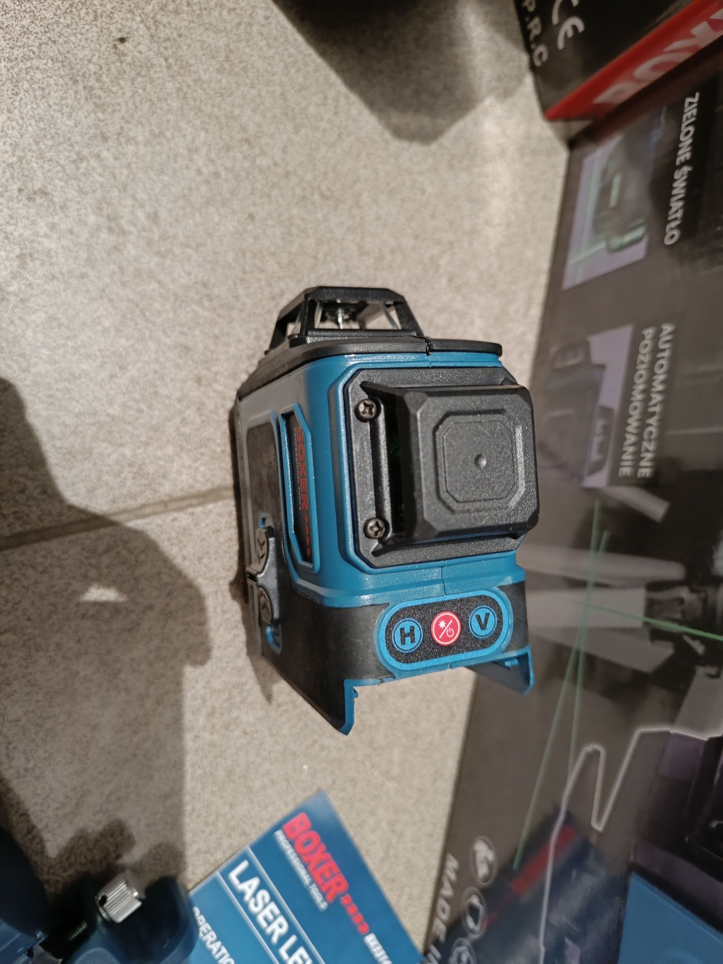 Lazerinis nivelyras 4D 16 linijų su trikoju BOXER BX-3314 