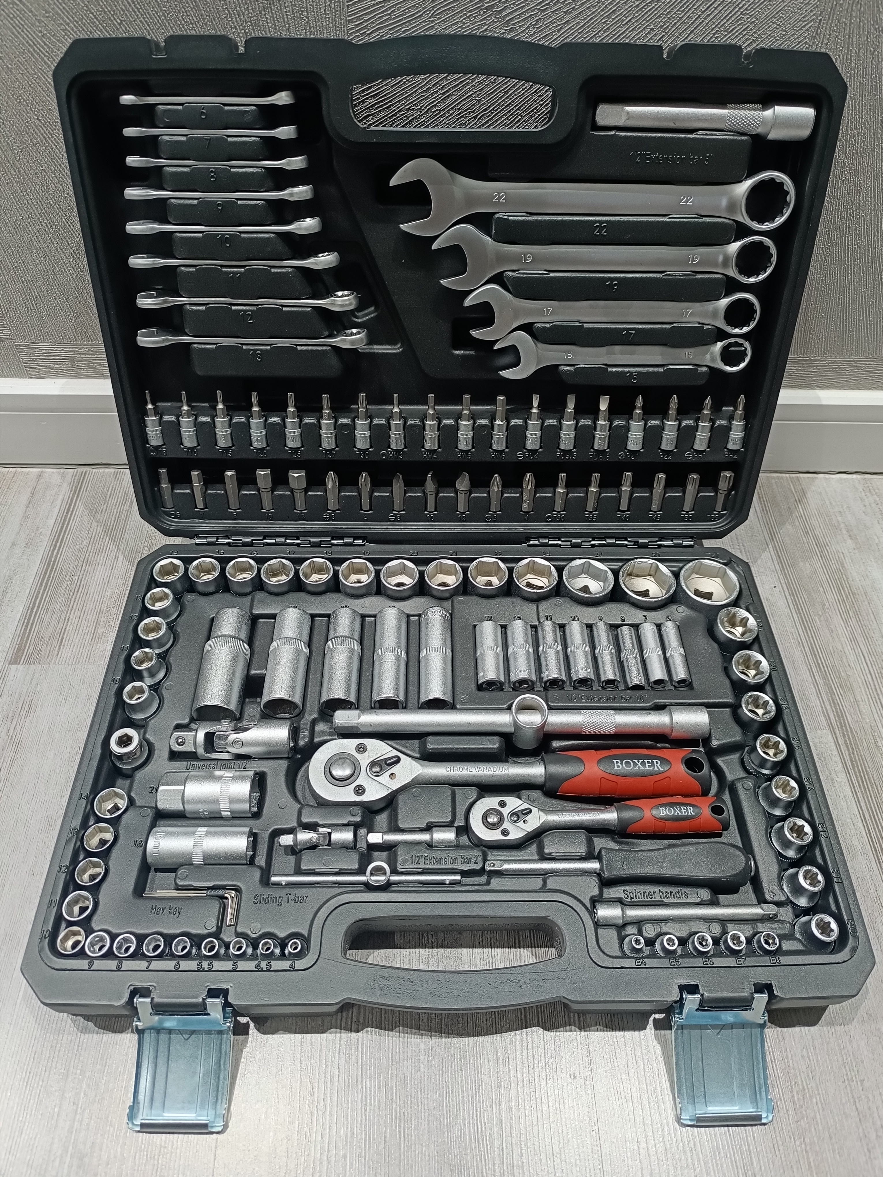 Galvučių ir įrankių rinkinys BOXER BX-013S 121 dalių