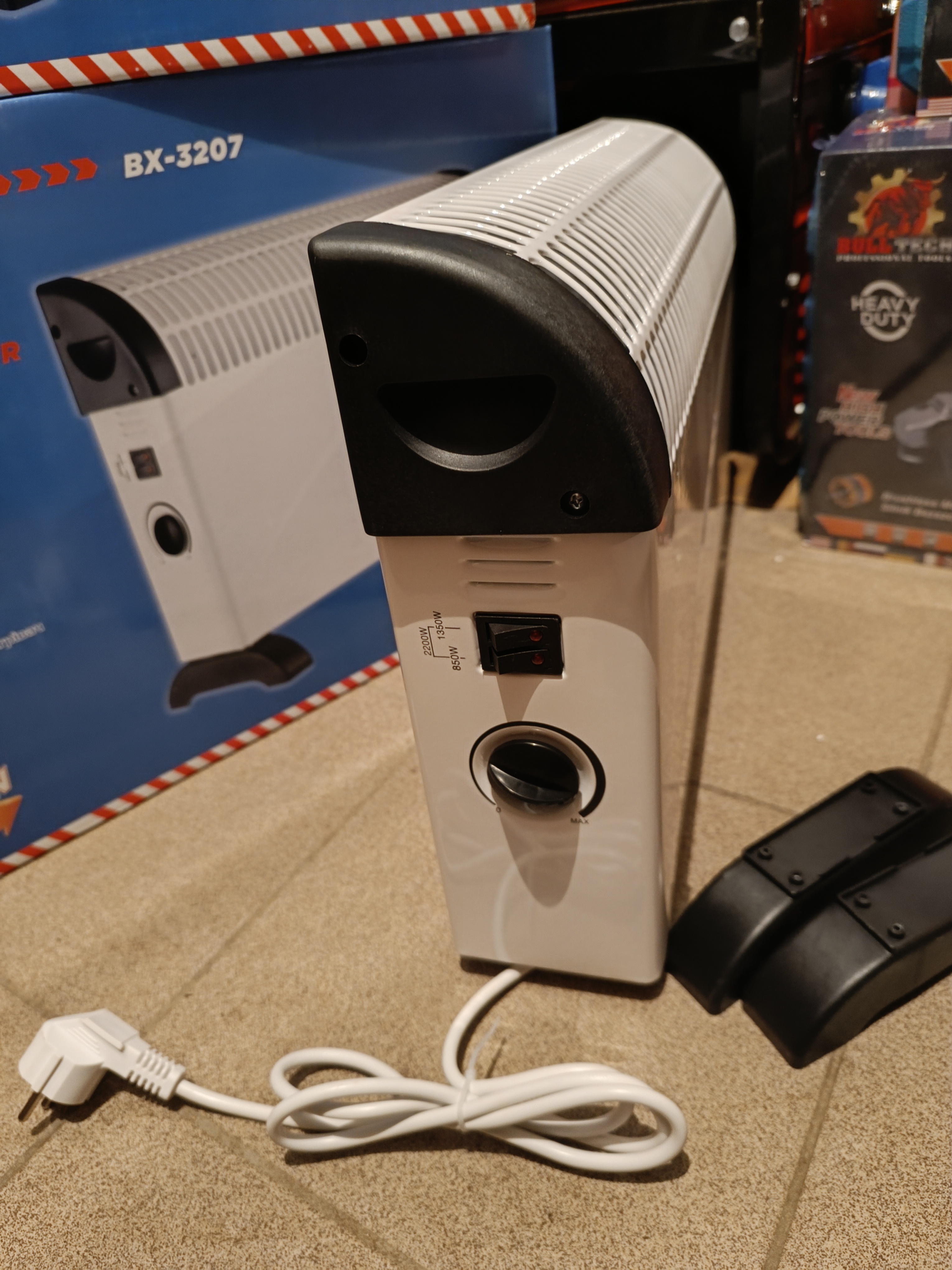 Elektrinis konvektorinis šildytuvas 2200W BOXER BX-3207