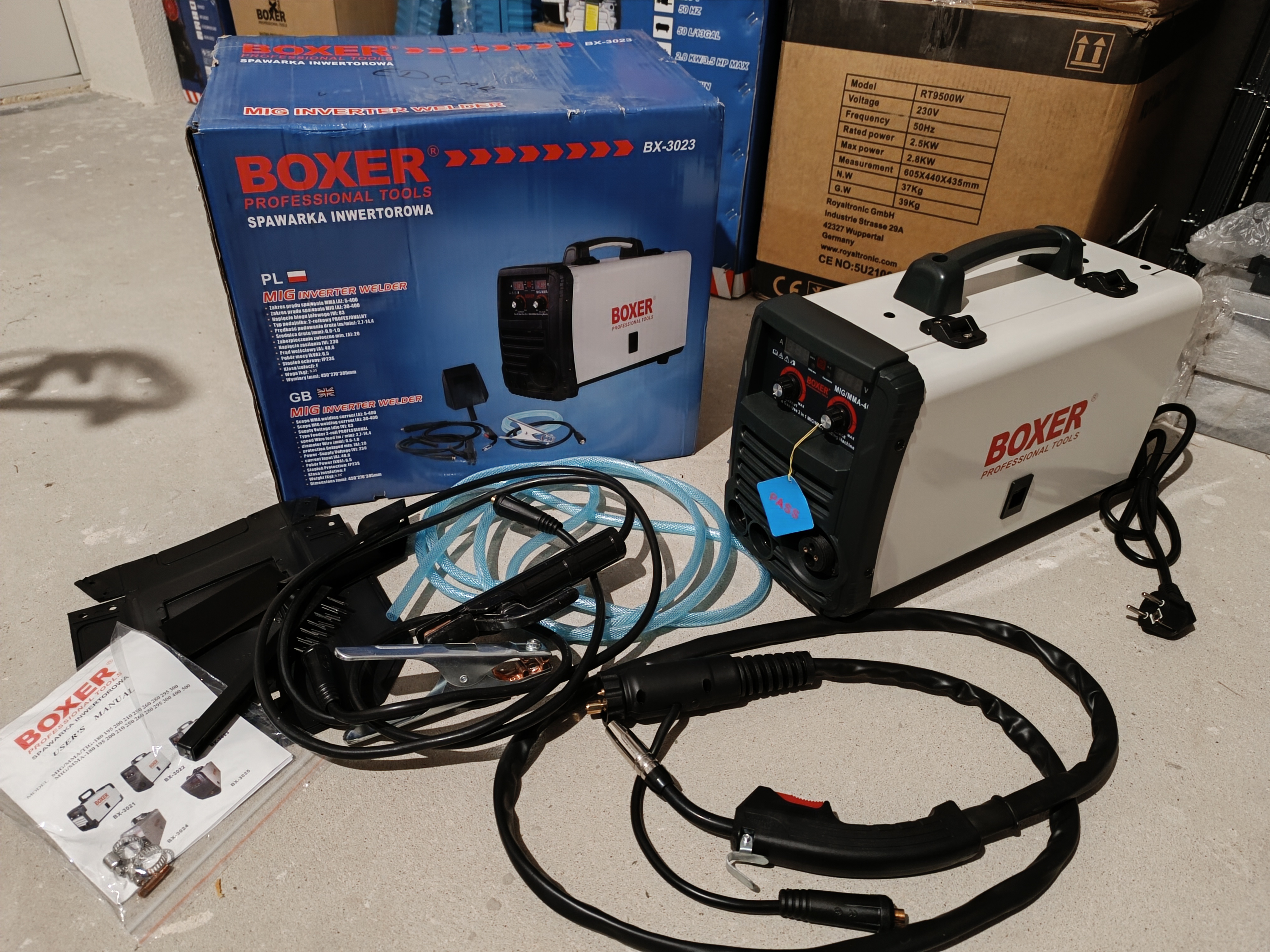 Pusiau automatinis suvirinimo aparatas BOXER BX-3023 MIG/MMA-400