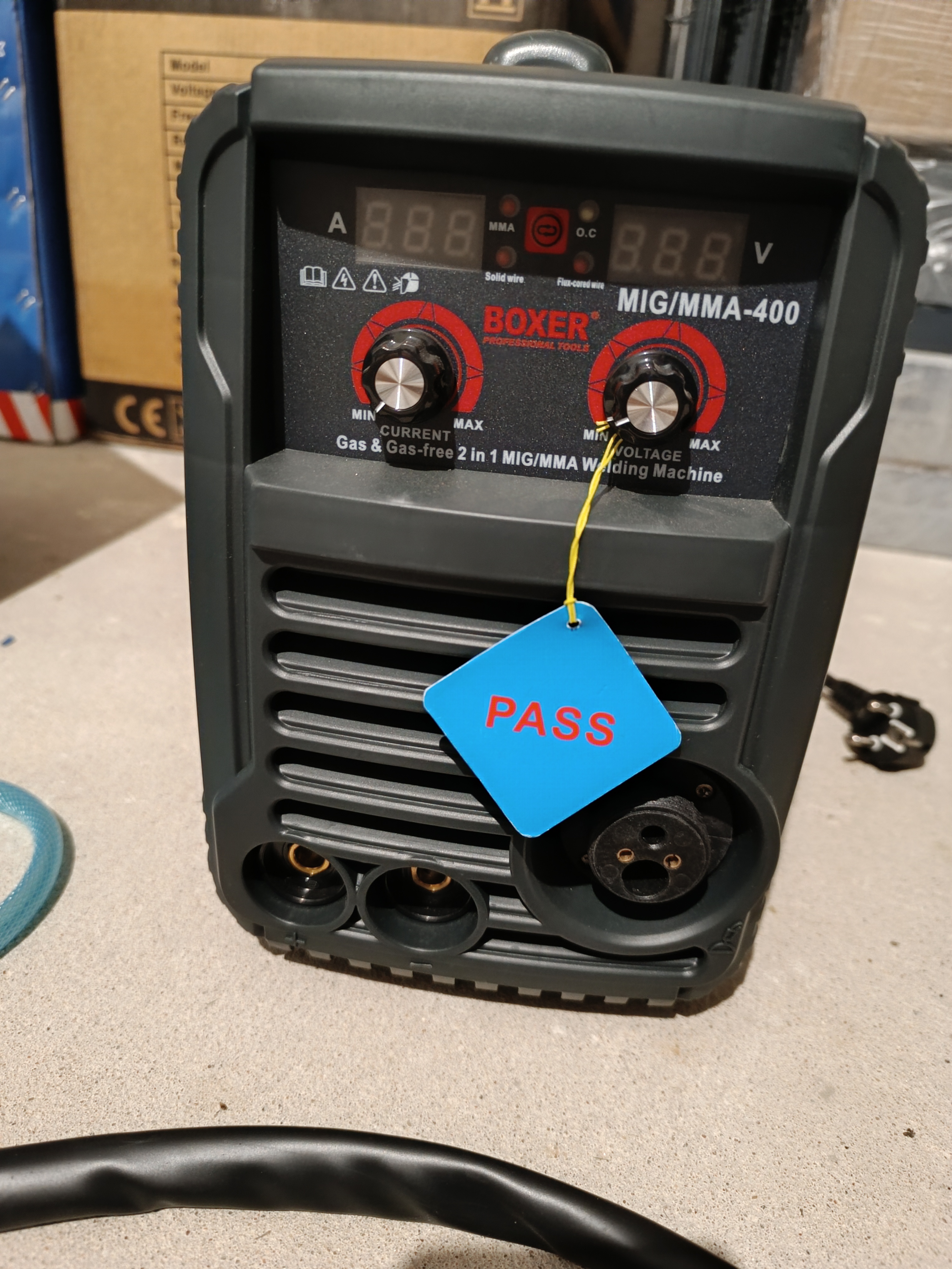 Pusiau automatinis suvirinimo aparatas BOXER BX-3023 MIG/MMA-400 