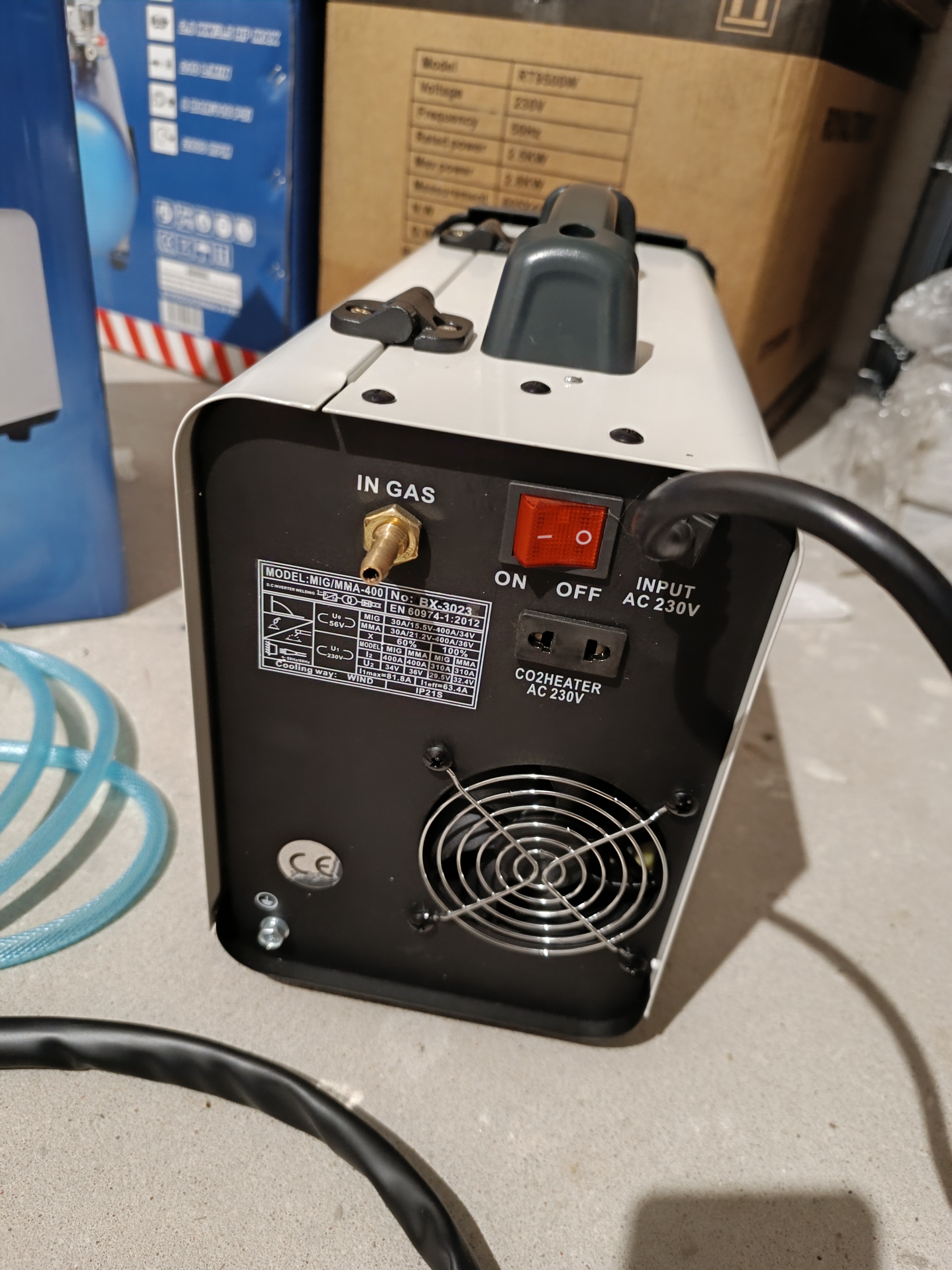 Pusiau automatinis suvirinimo aparatas BOXER BX-3023 MIG/MMA-400 