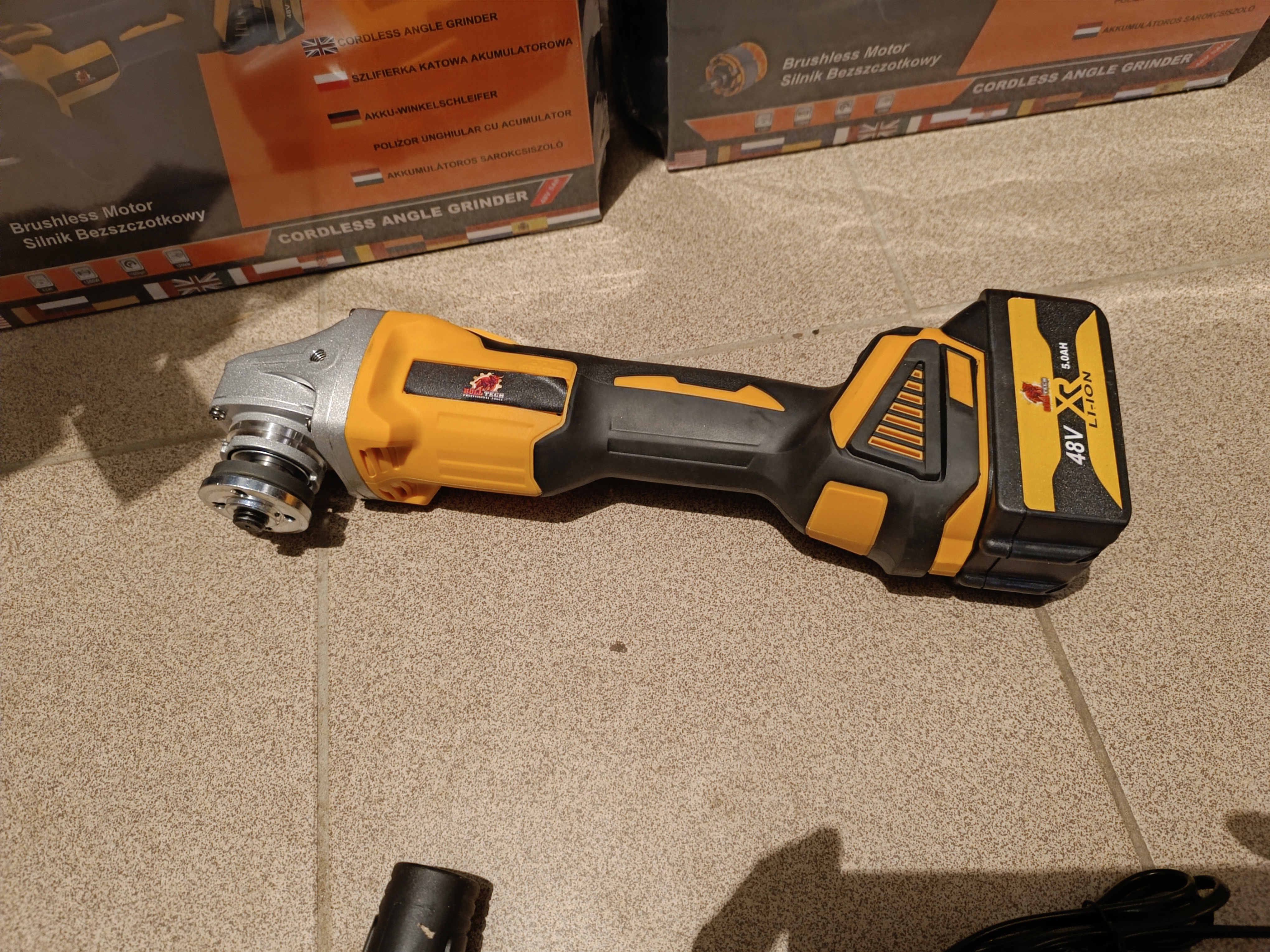 Akumuliatorinis kampinis šlifuoklis 48V 5.0Ah BULL TECH BT-5012Y 