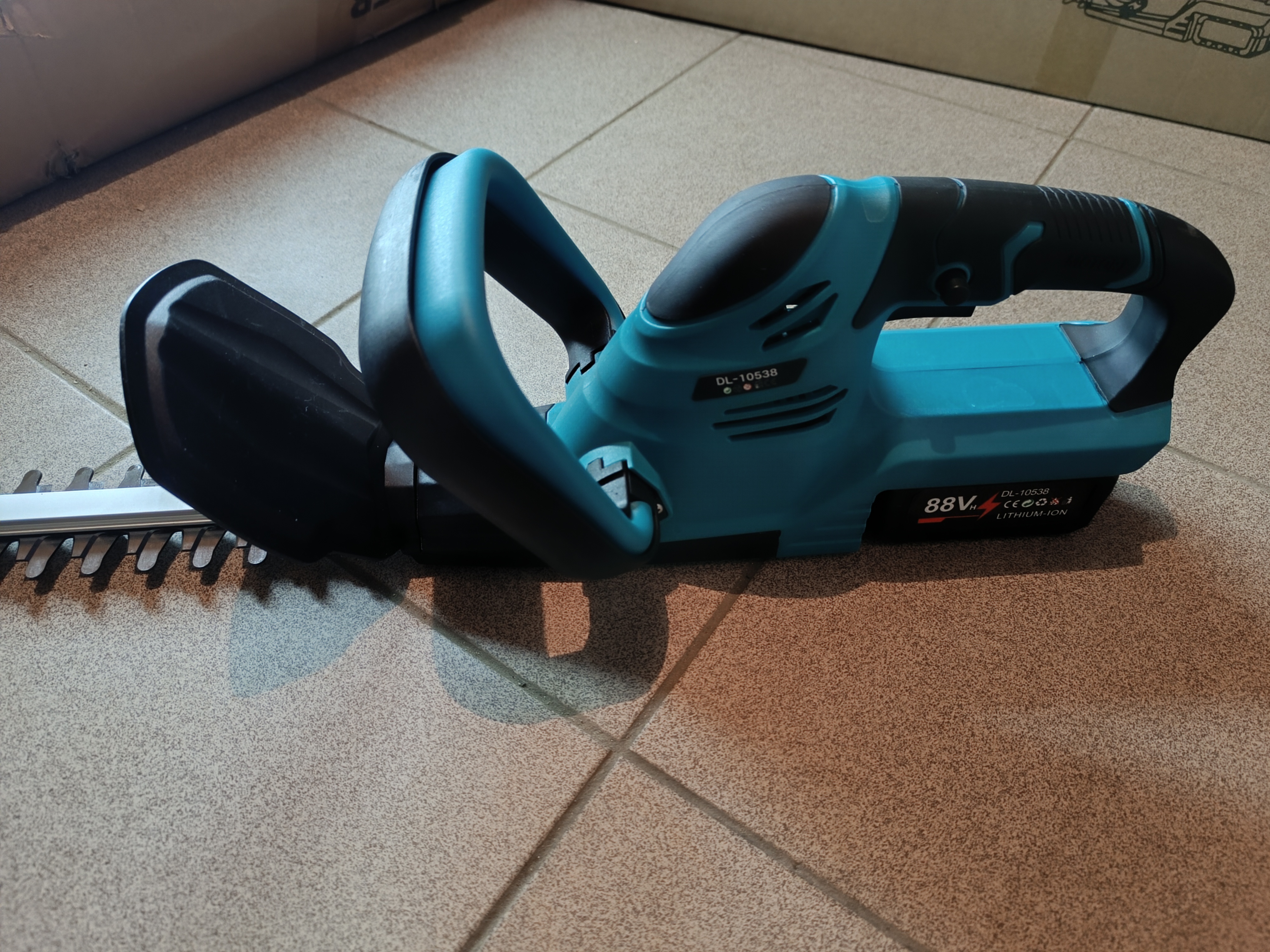 Akumuliatorinė krūmapjovė 88V DL-10538