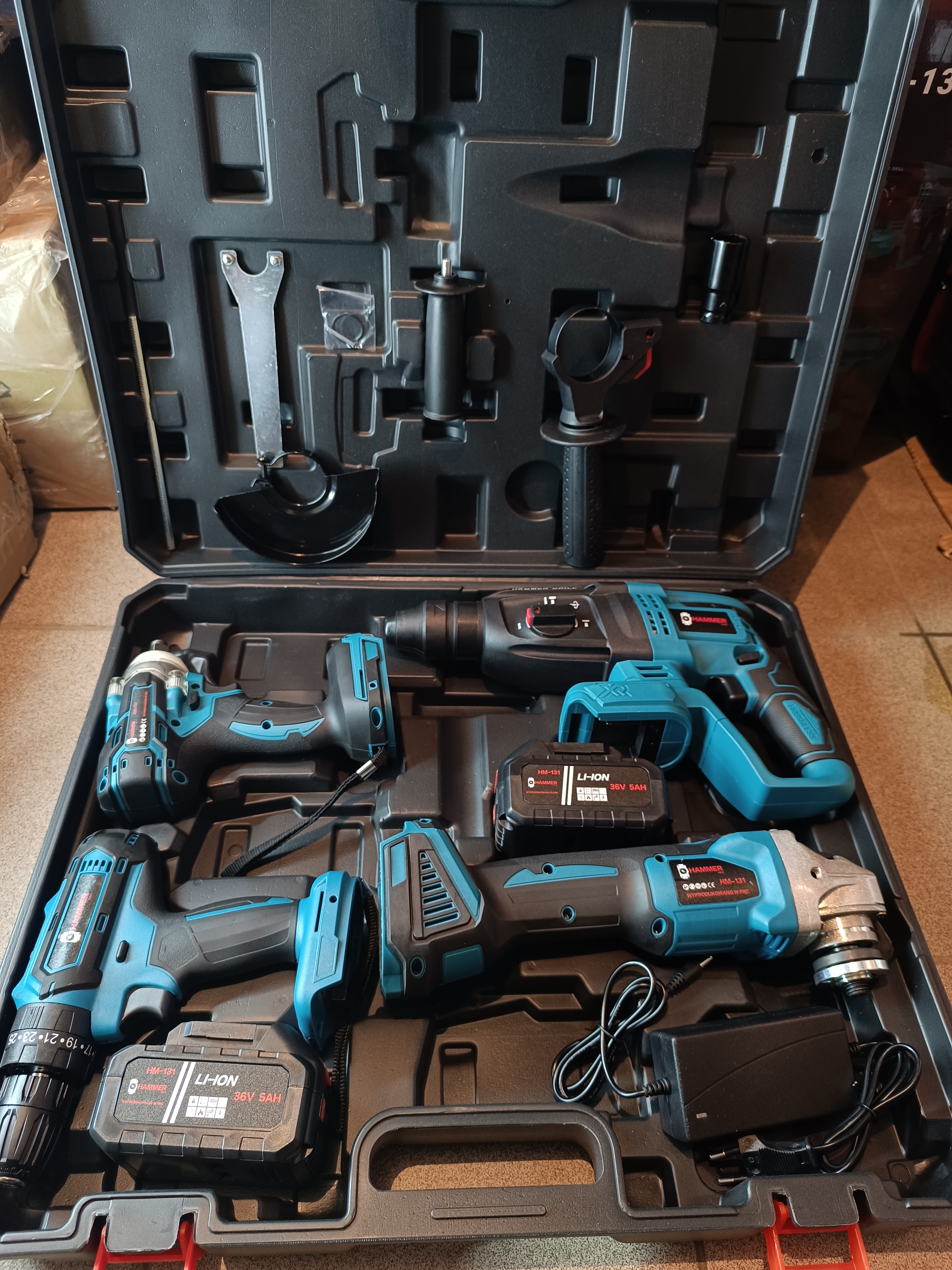 Akumuliatoriniu įrankių komplektas 4in1 HAMMER HM-131