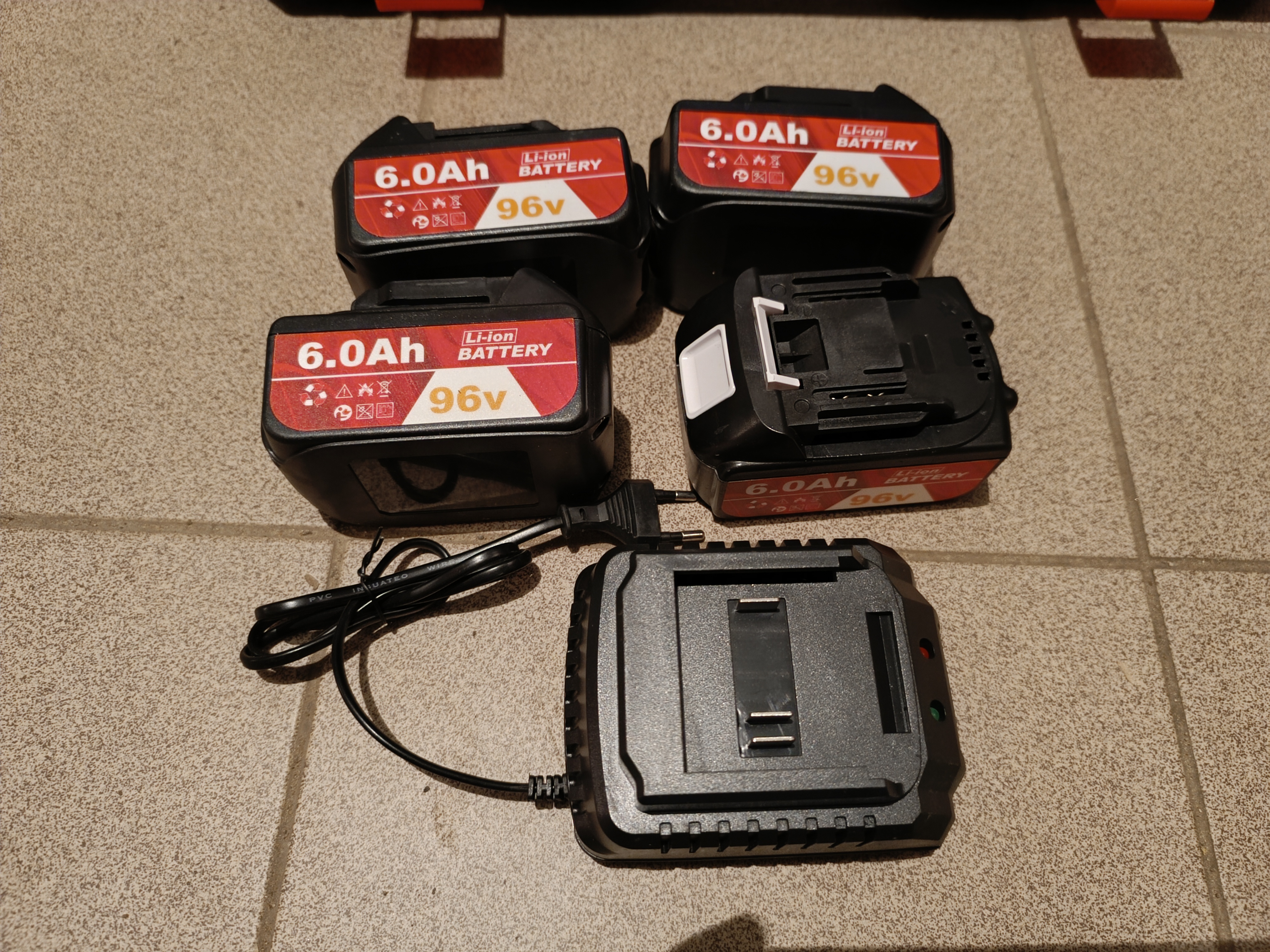 Akumuliatoriniu įrankių komplektas 4in1 STAR ROXER SR-910