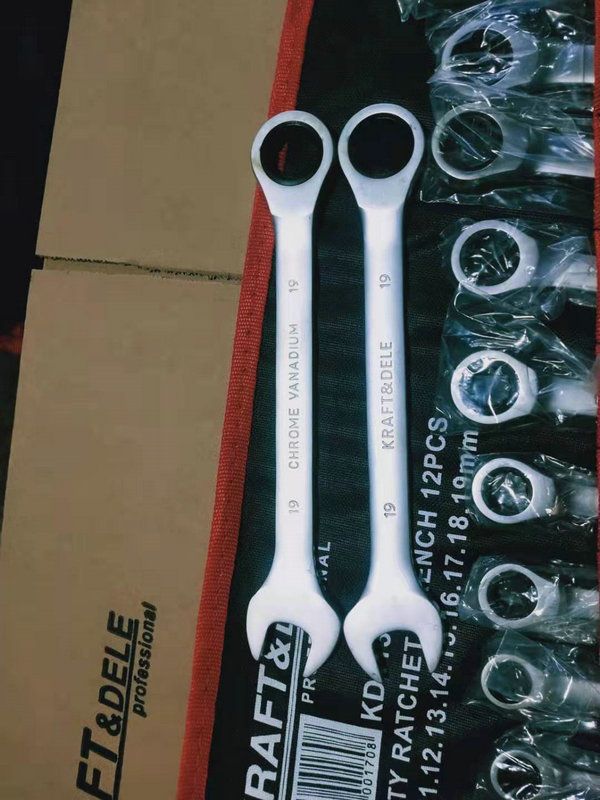 Kombinuoti raktai su terkšlė 12 vnt. KD11301