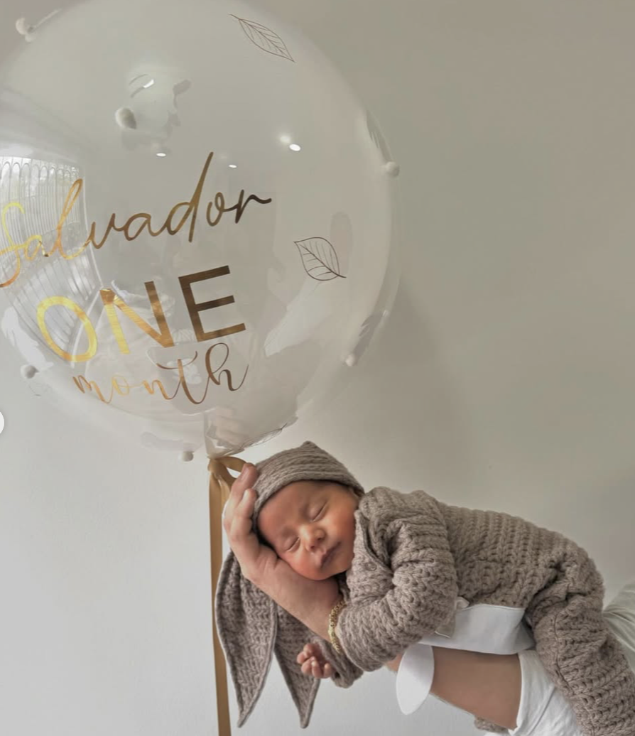 Pack de 12 Globos con Helio – Mi Primer Año en Fotos