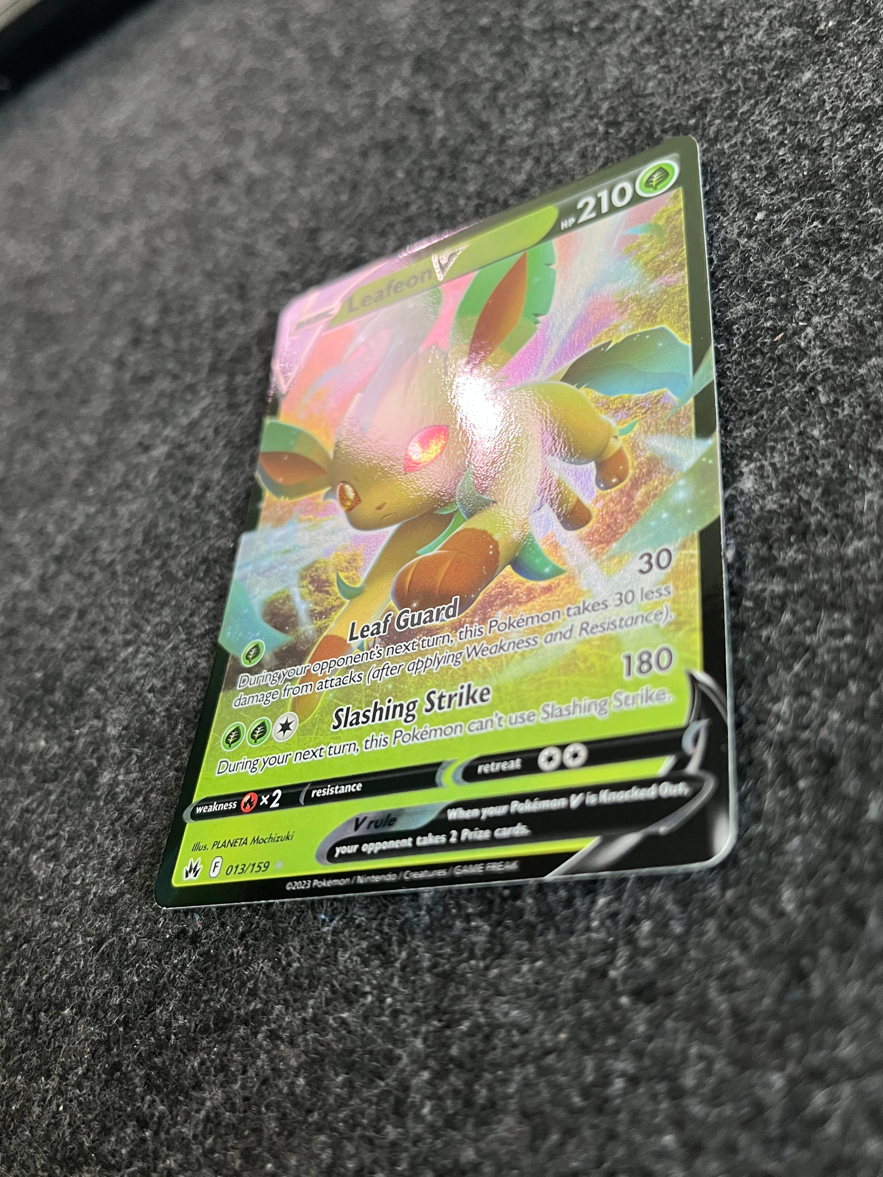 Carta De Leafeon V 13/159 Crown Zenith ING