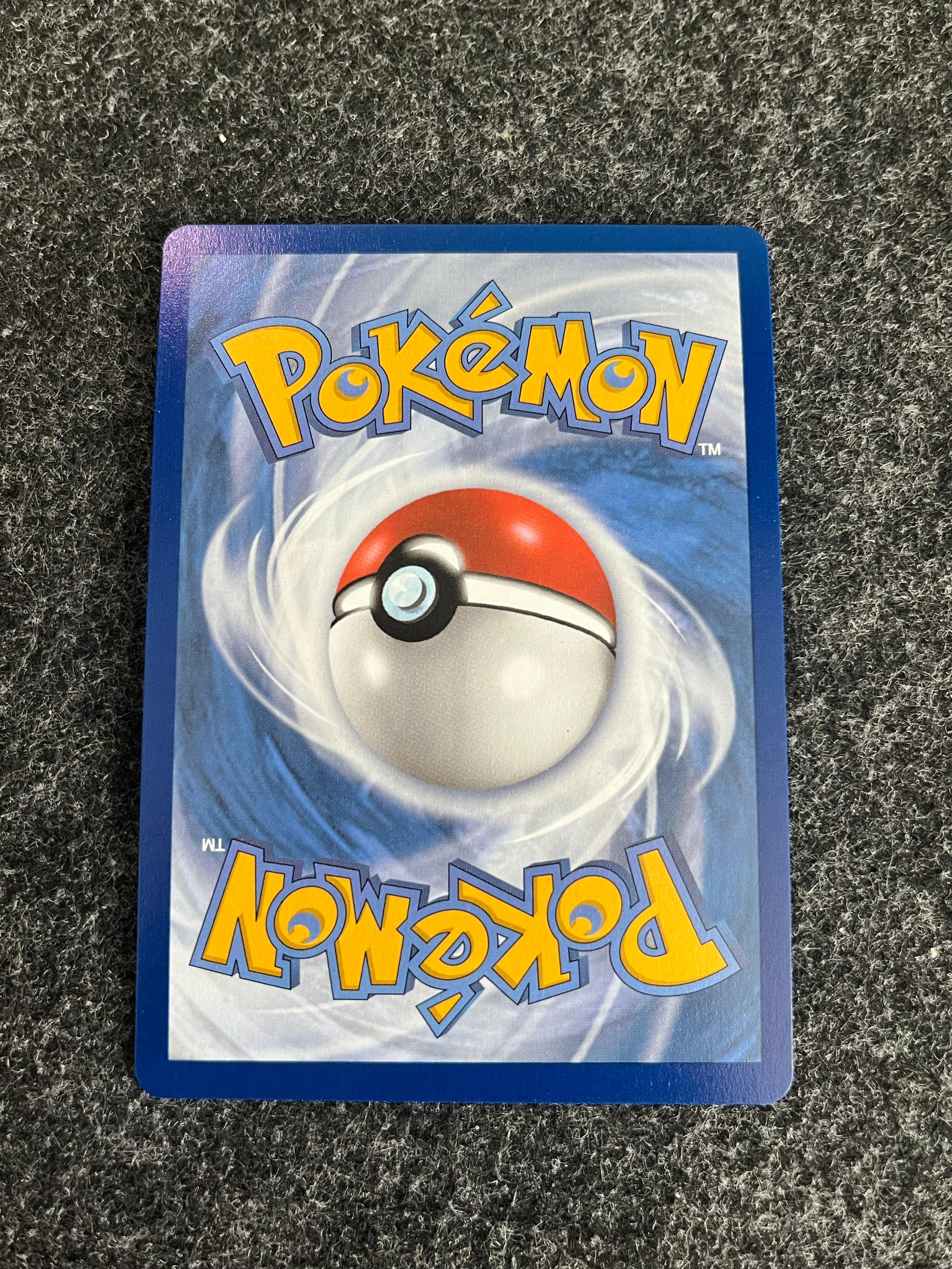 Carta De Butterfree V 1/189 Darkness Ablaze ING