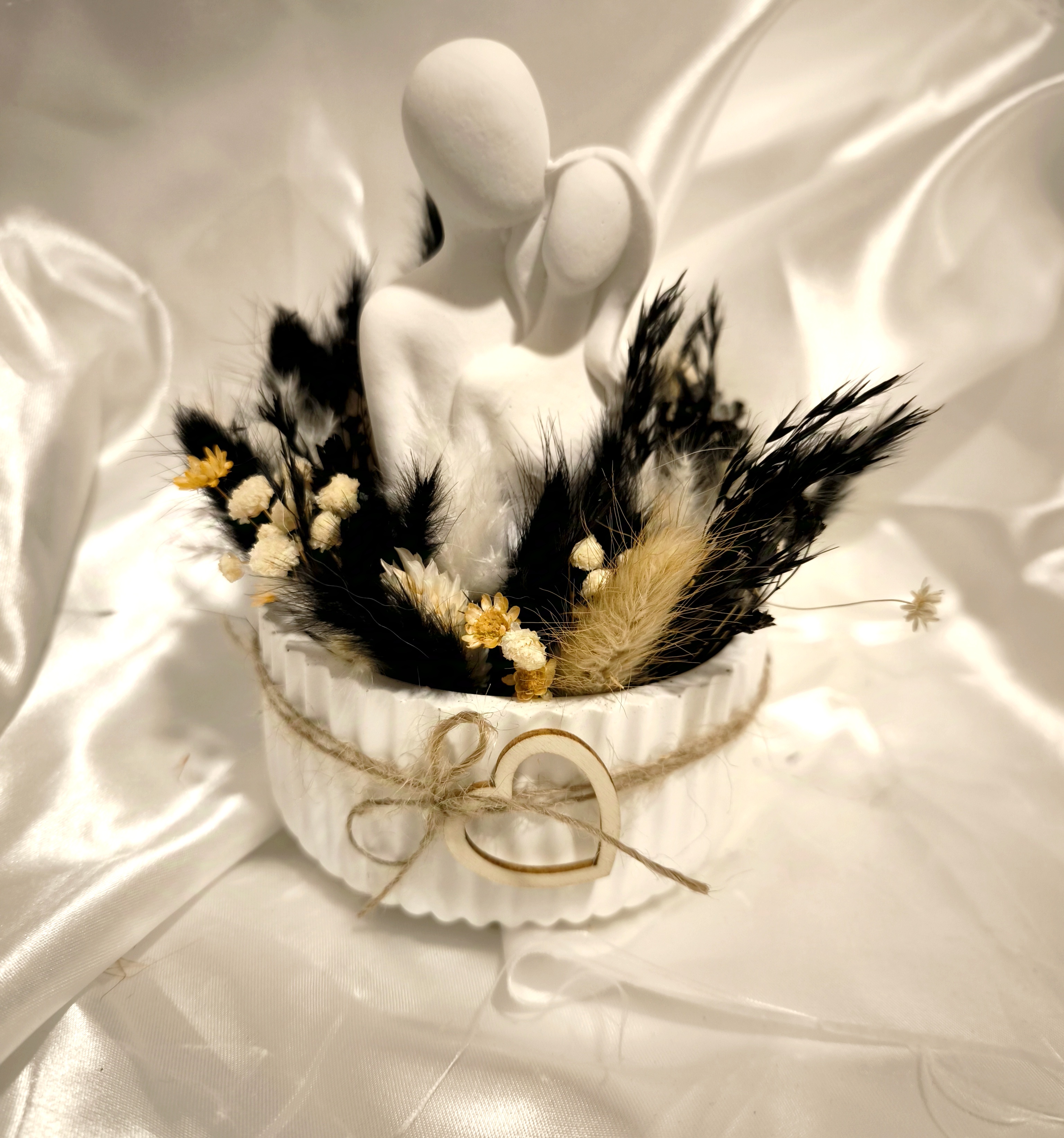 Riffelschälchen mit Paarfigur