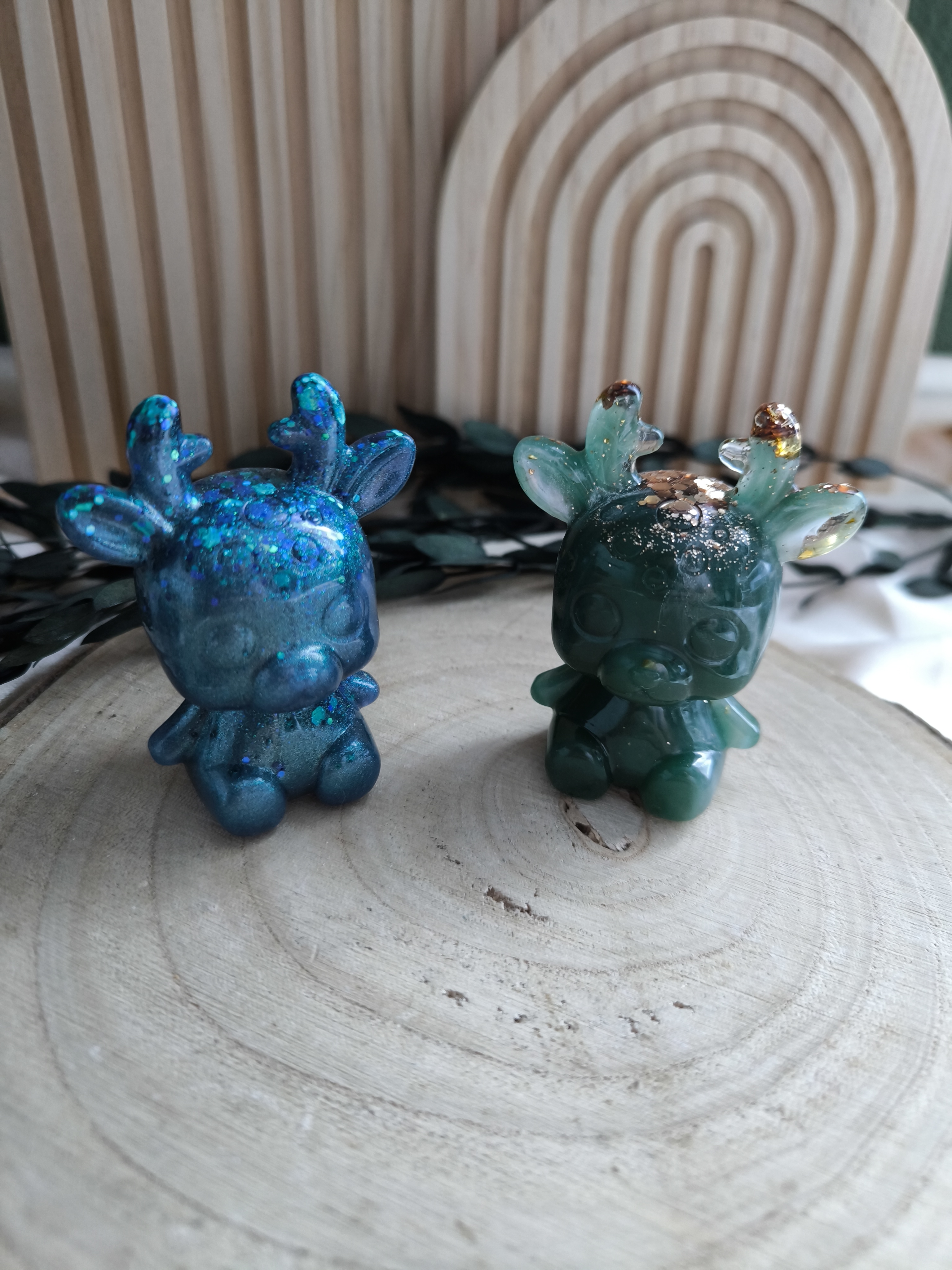 Kleiner Hirsch in Wunschfarben