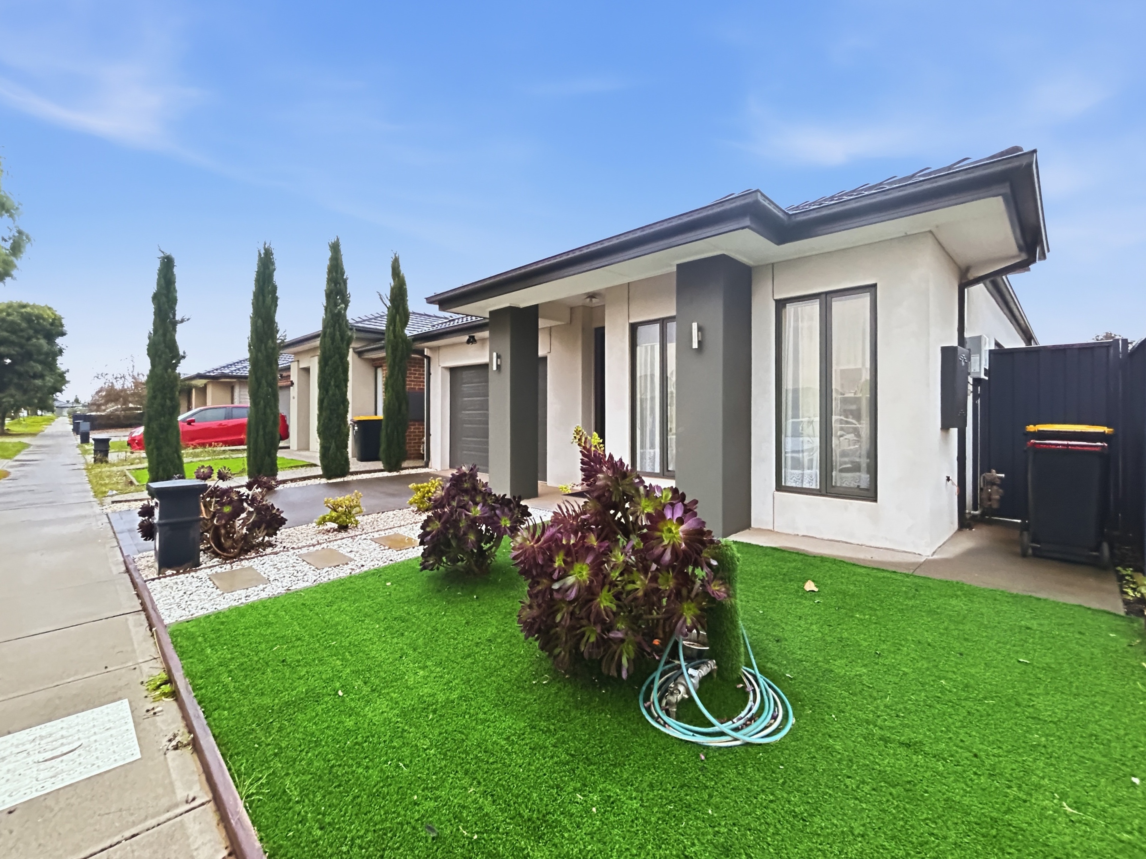 A Lovingly Cared-For Residence Nearby Opalia Plaza