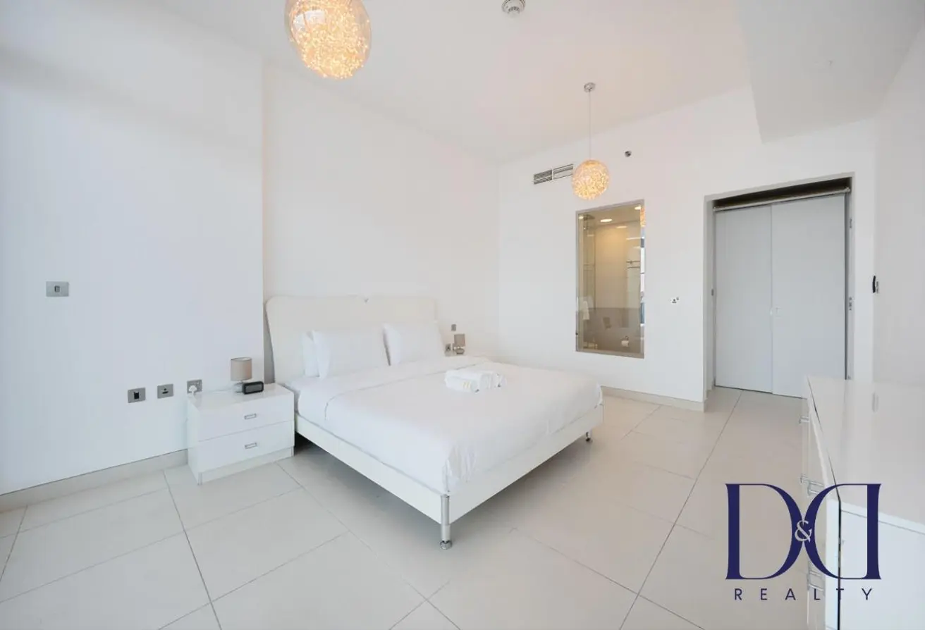 Sea View | VACANT | Upgraded