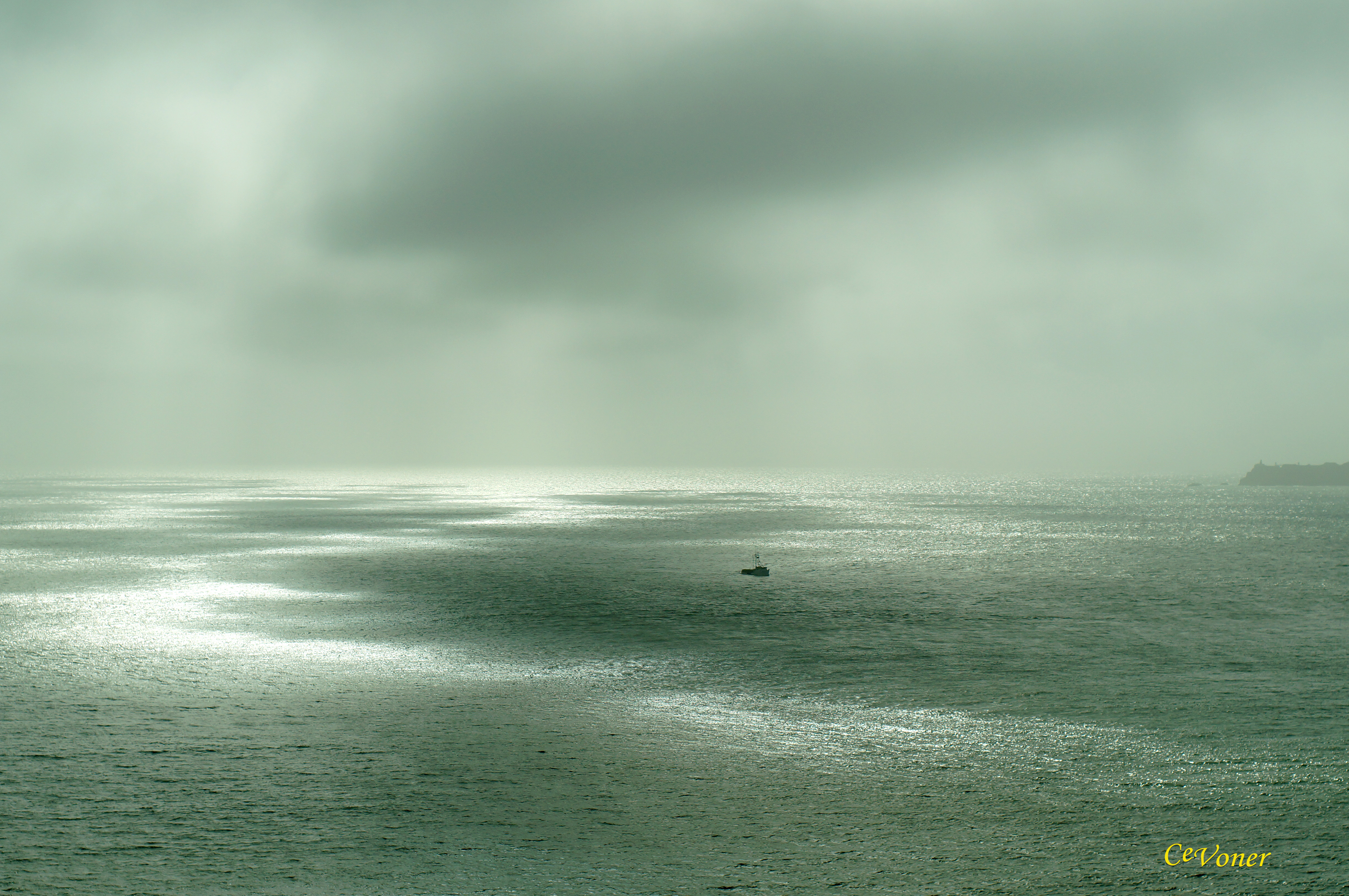 Misty sea under Golden Gate