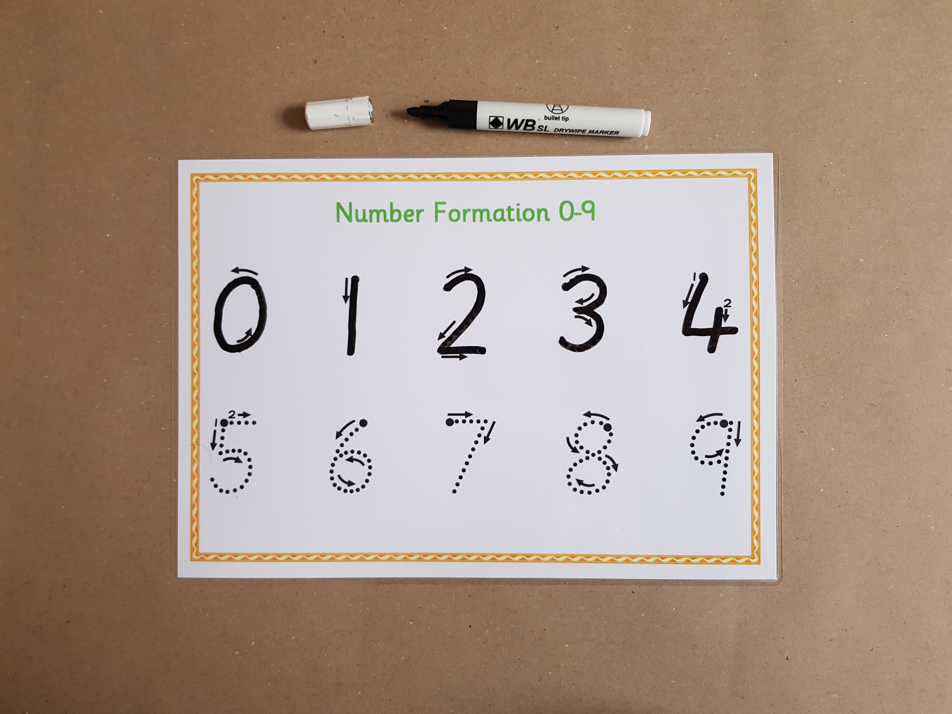 Numbers 0-9 formation mat with arrows and dry wipe pen