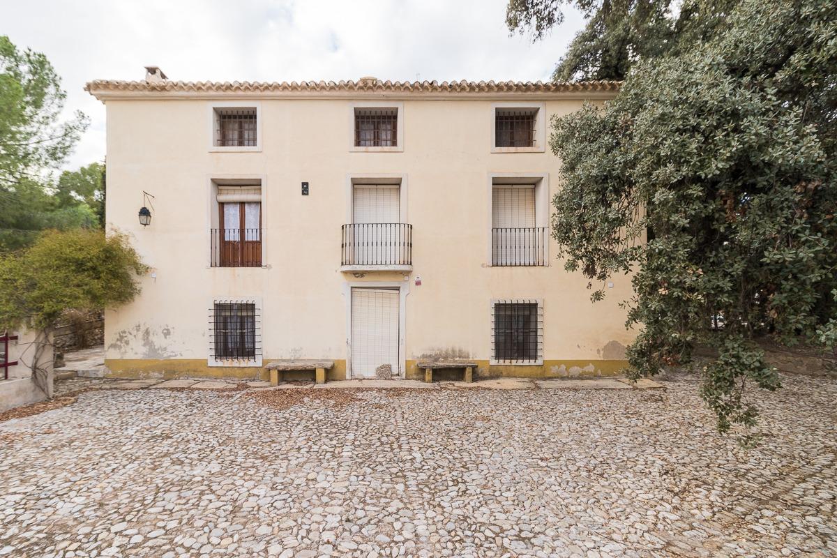 Casa Estilo italiana con 300 años ( Pliego )