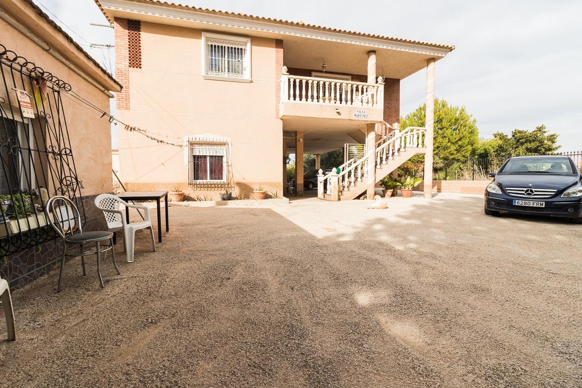 Chalet en la Huerta La Albatalía ( Murcia )