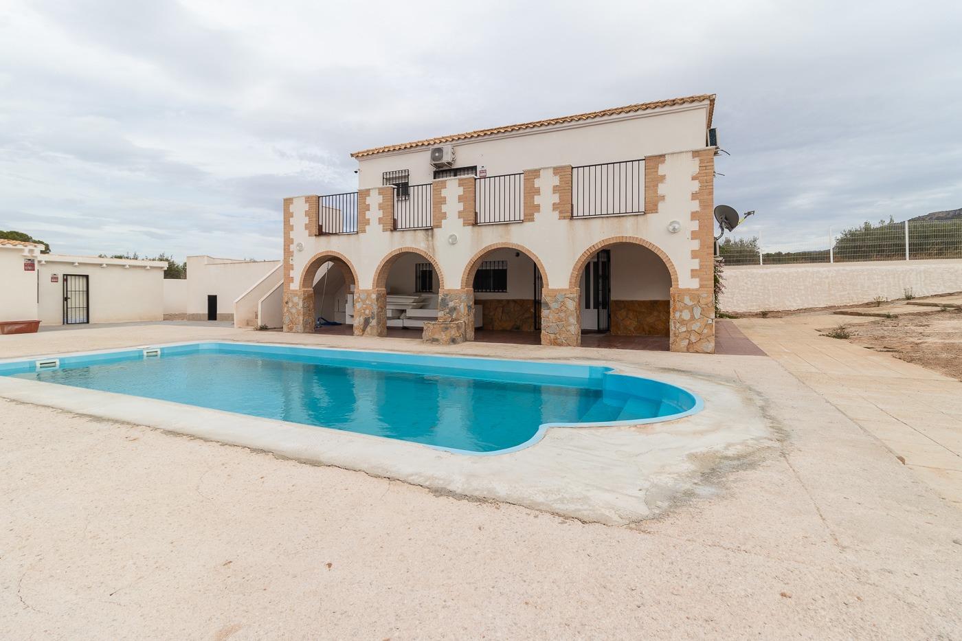 Chalet con 2 viviendas en Casas Nuevas ( Mula )