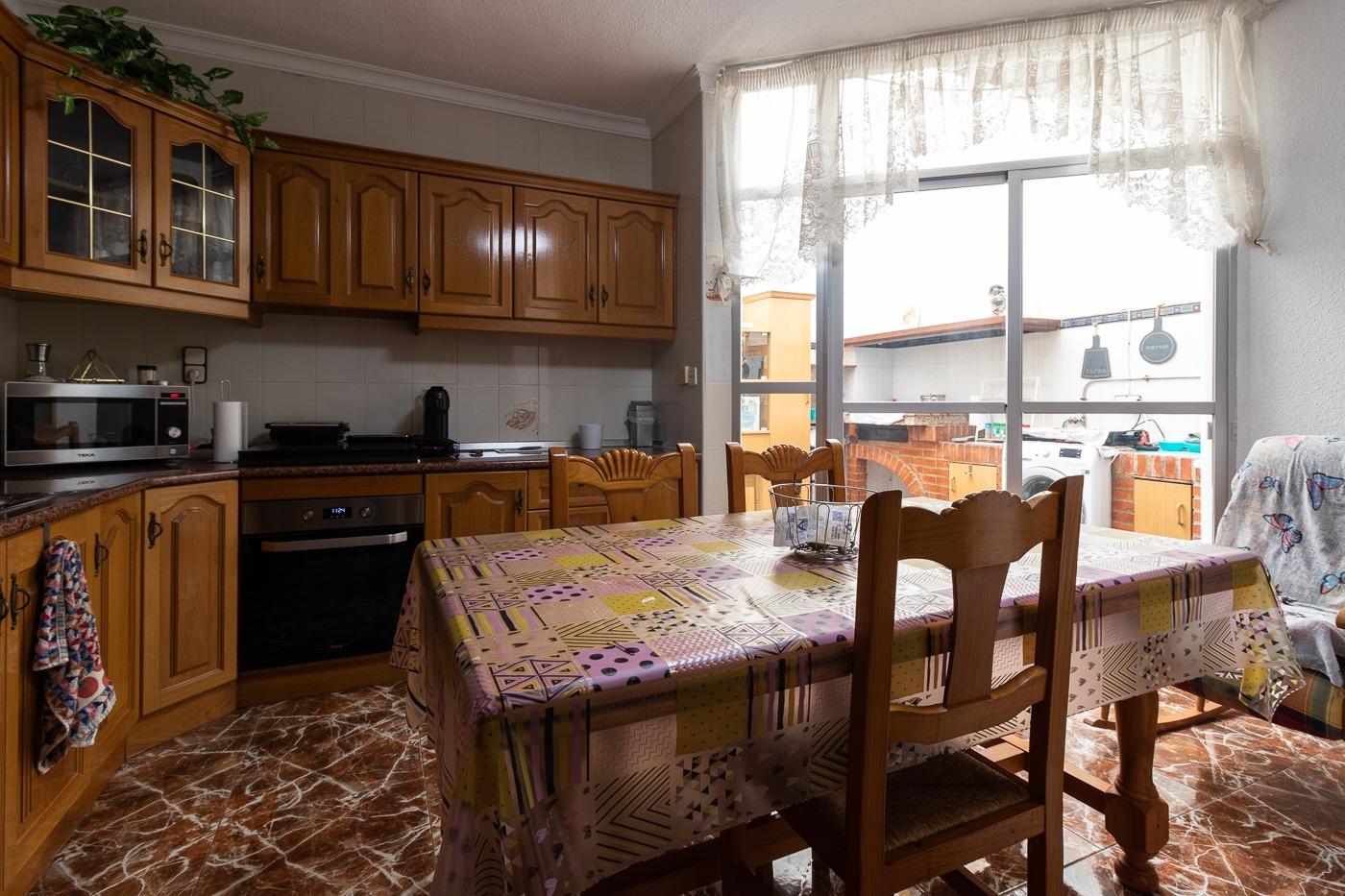 Vivienda familiar de 3 plantas ( Pliego )