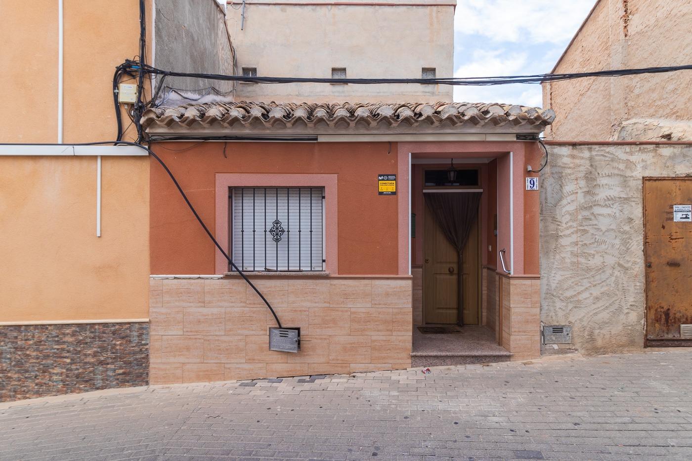 Casa en el casco antiguo con huerto y jardín ( Pliego )