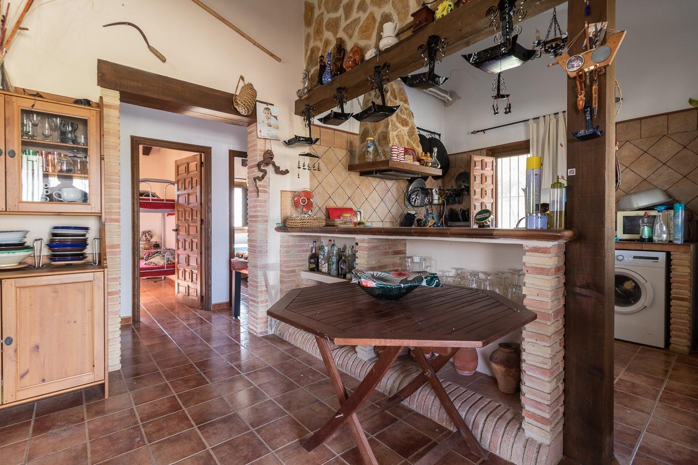 Casa de campo con parcela y finca de almendro ( Mula )