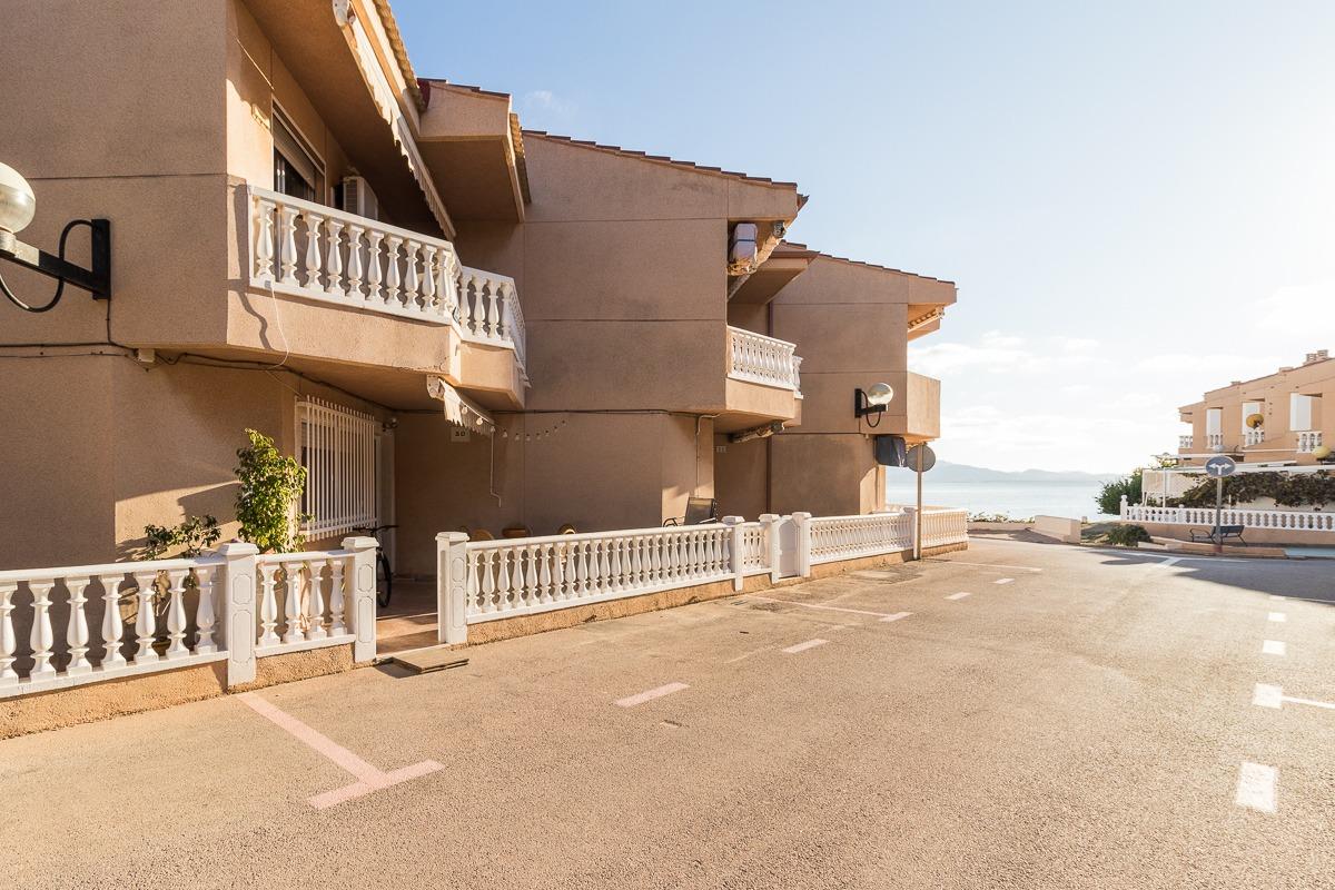 Duplex a pie de playa ( La Manga )