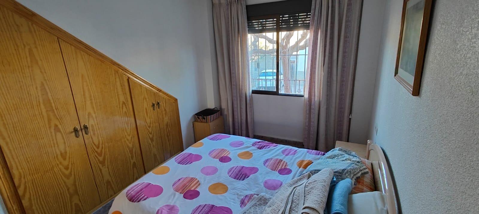 Casa con almacén y parcela con oliveras ( Los Baños de Mula )