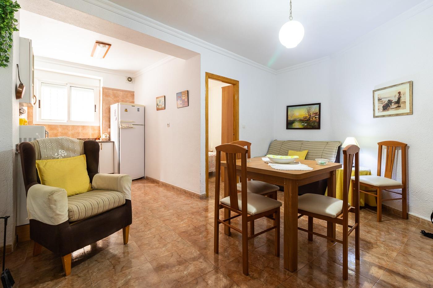 Casa en el casco urbano ( Pliego )