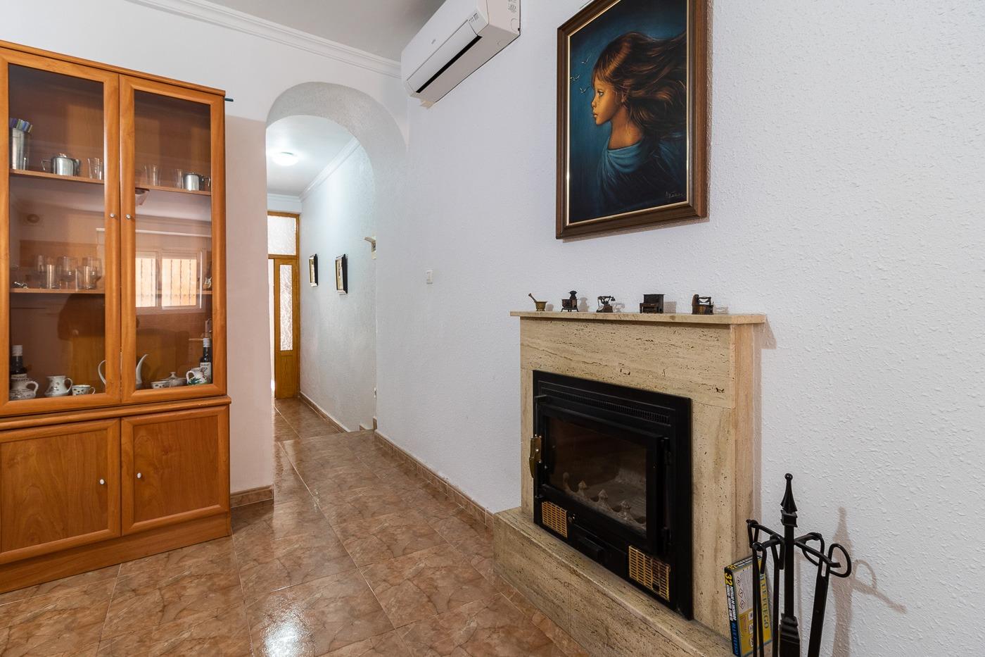 Casa en el casco urbano ( Pliego )