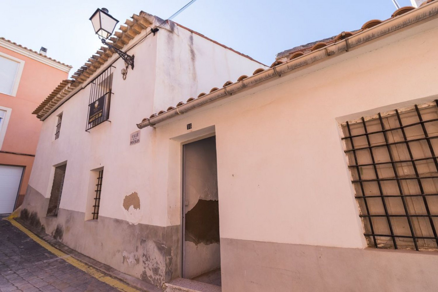 Casa de pueblo céntrica ( Pliego )