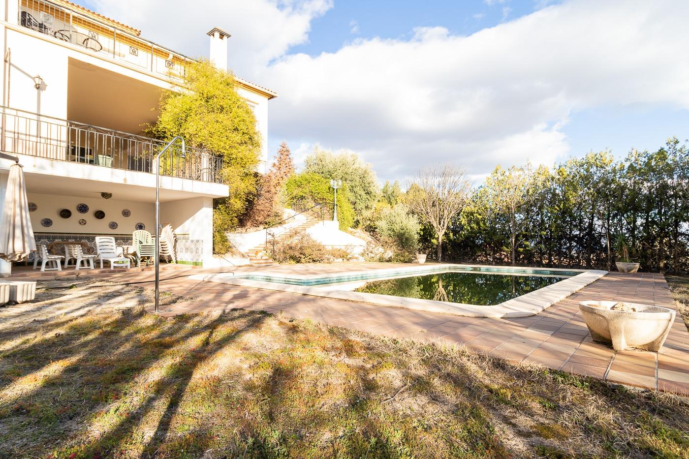 Chalet de 3 plantas con piscina ( Caravaca de la Cruz )