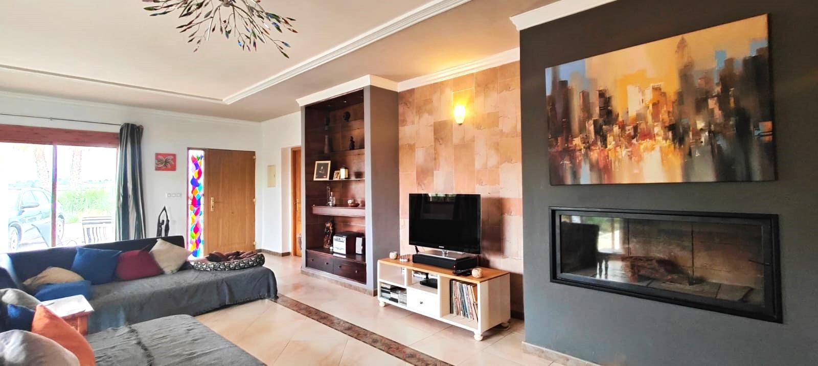 Chalet con piscina. ( Mula ).