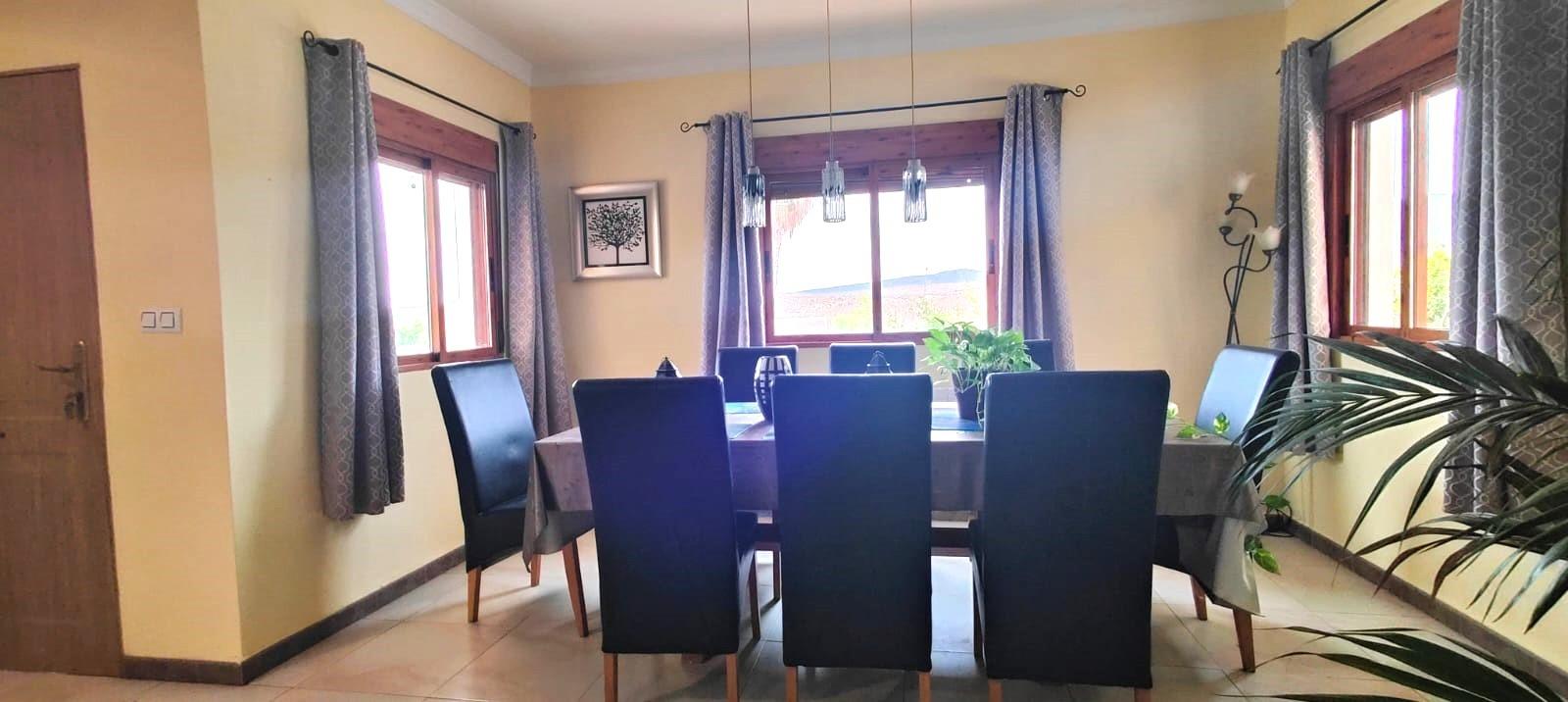 Chalet con piscina. ( Mula ).