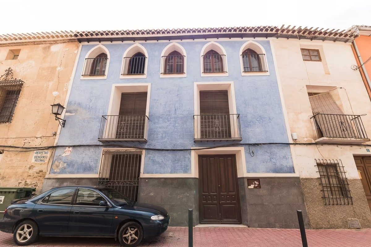 Casa historica para reformar ( Mula )