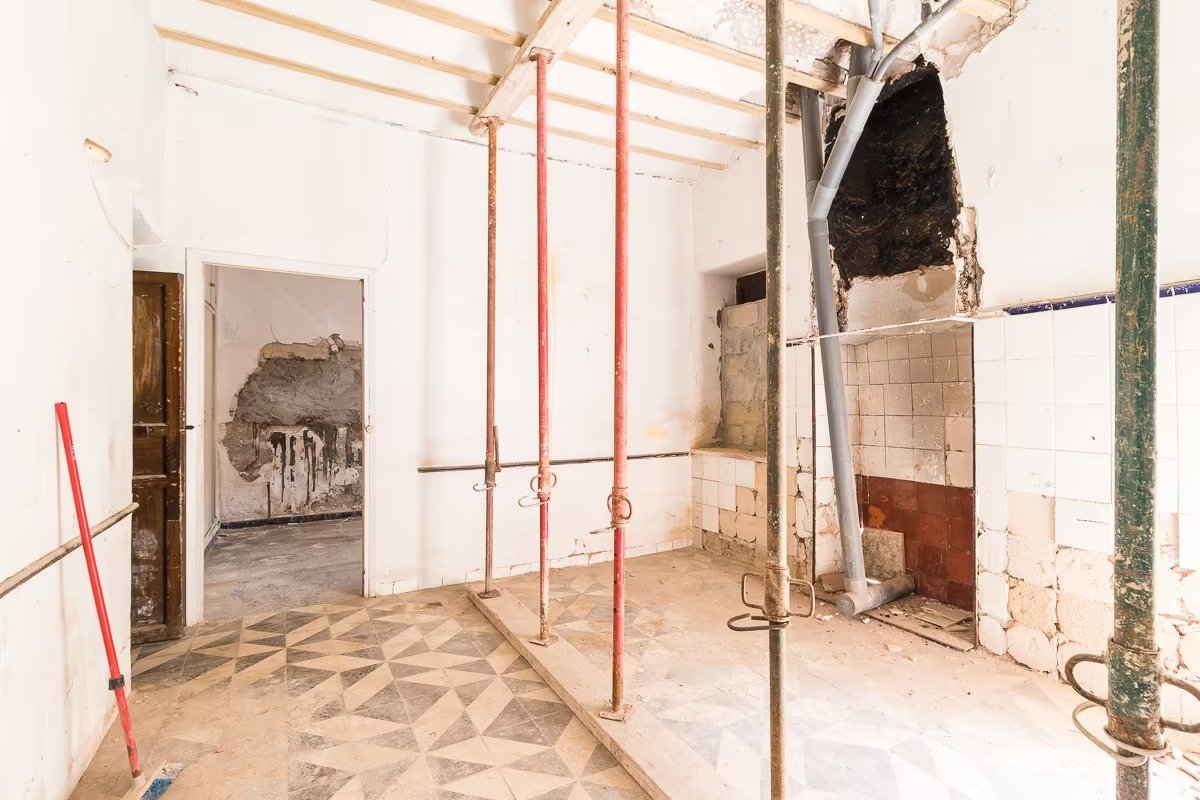 Casa historica para reformar ( Mula )