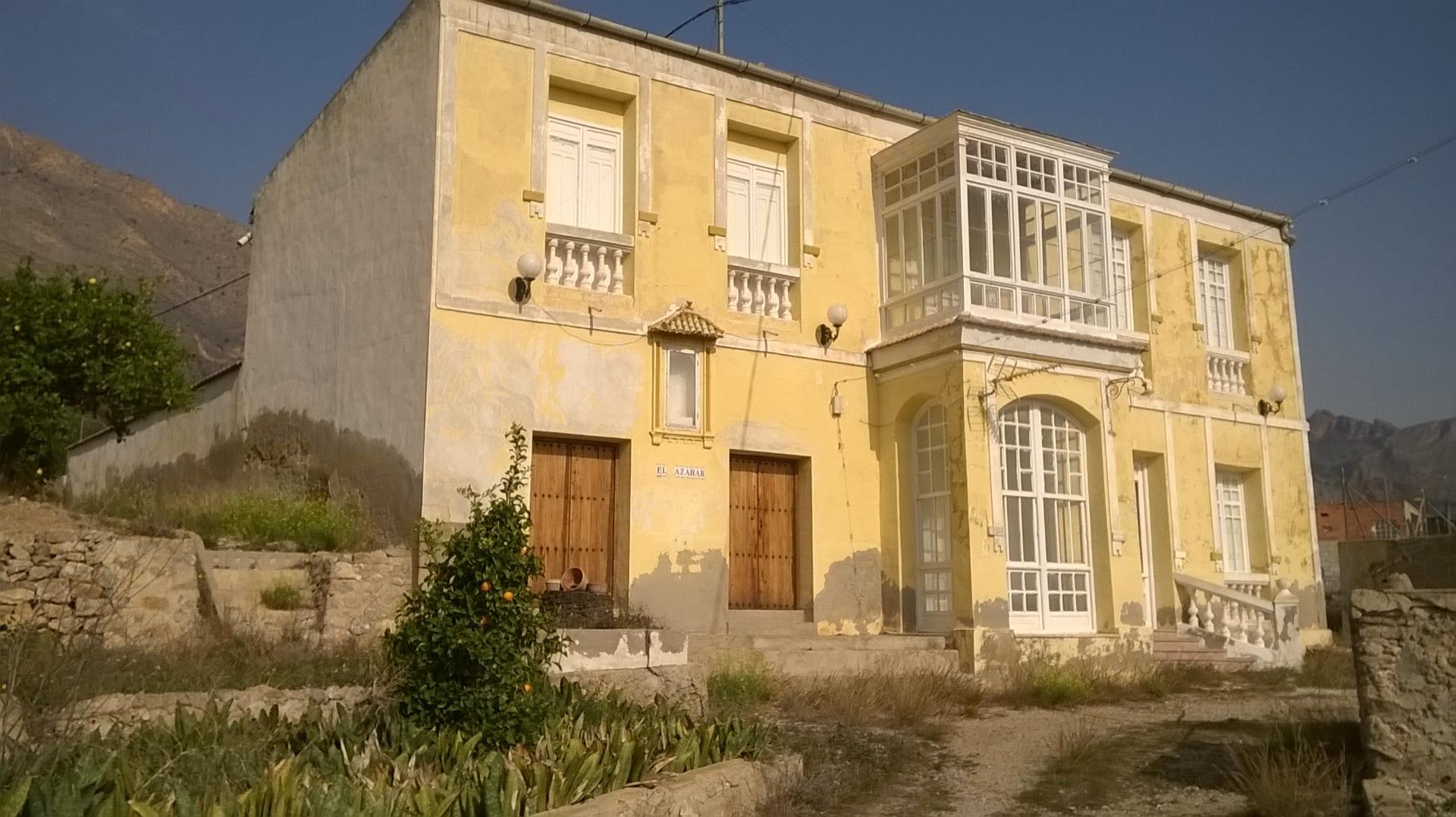 Palacete antiguo con finca ( Orihuela, 