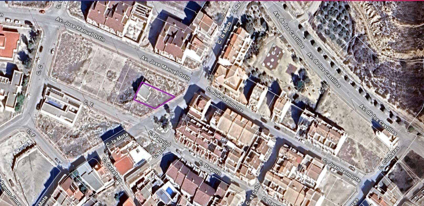 Solar Urbano ( Pliego ) .