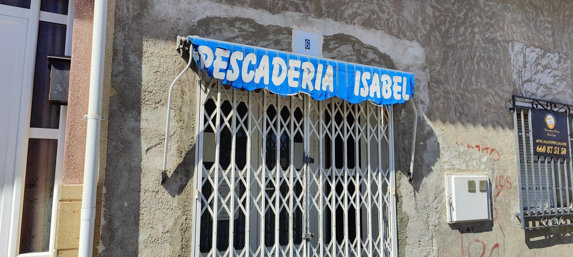 Bajo comercial en zona céntrica de ( Pliego )