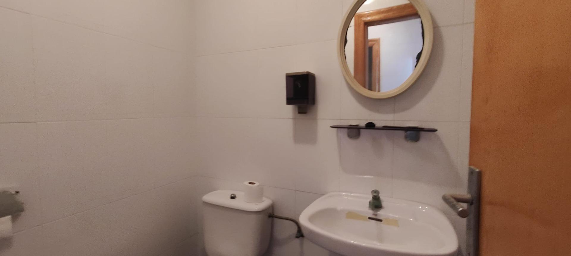 Bajo comercial en zona céntrica de ( Pliego )