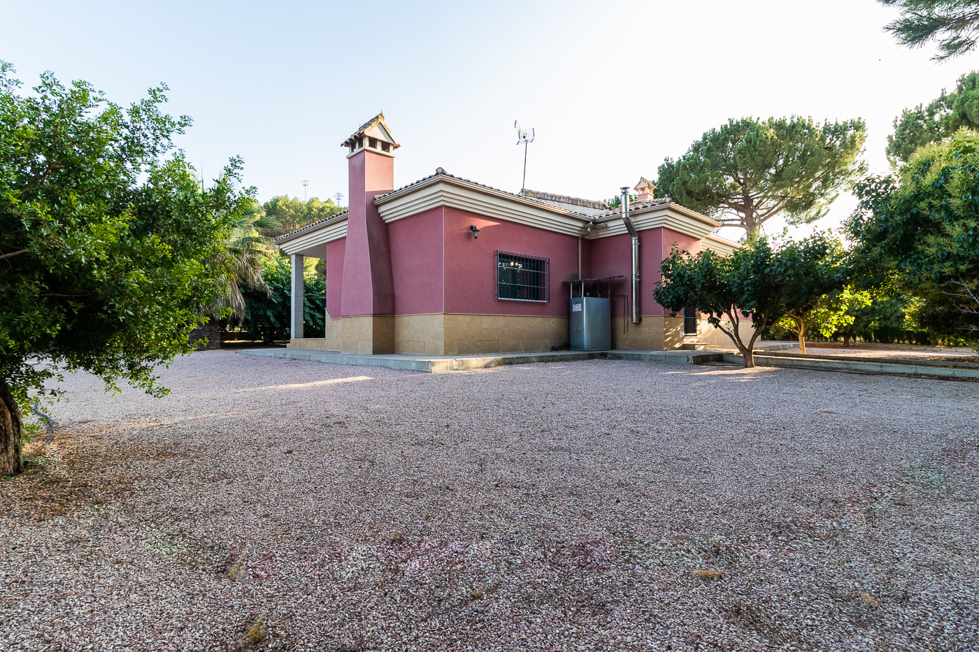Chalet con Piscina, Parcela y Vistas en Cehegín – Listo para Entrar a Vivir