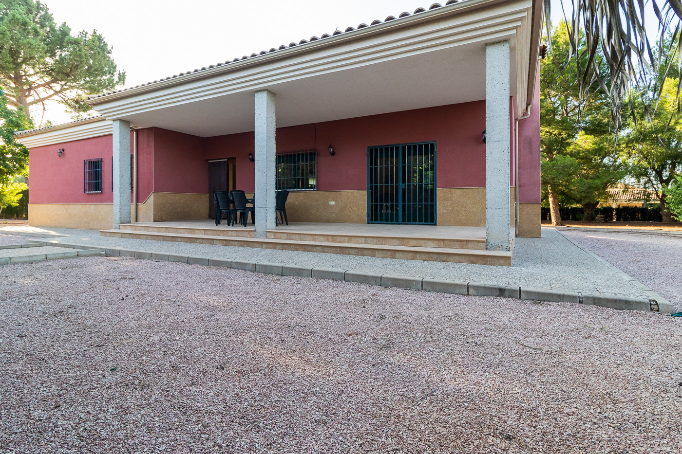 Chalet con Piscina, Parcela y Vistas en Cehegín – Listo para Entrar a Vivir