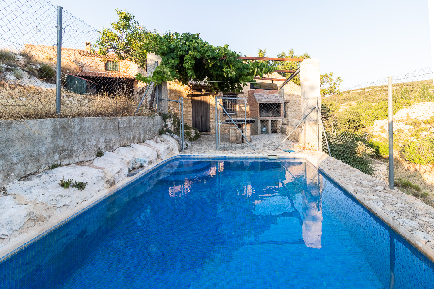 Casa de piedra en caserío Moratalla